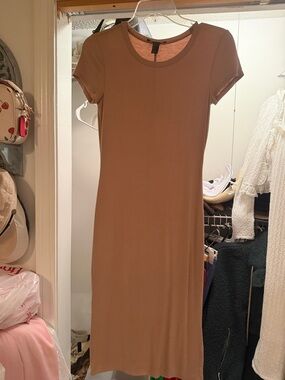 Makeup Forever Tan Short-Sleeve Midi Dress